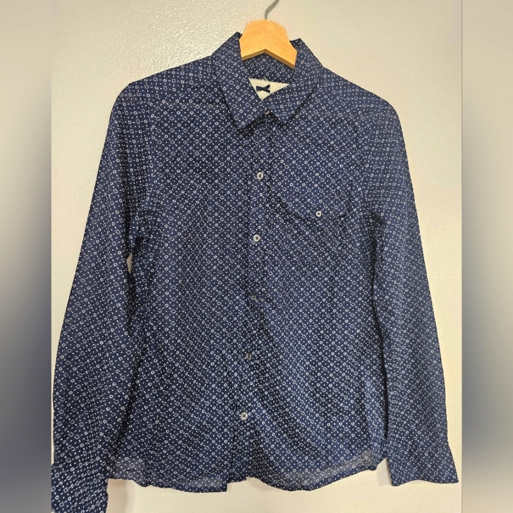 Womans Bannana Republic Button Down Blouse